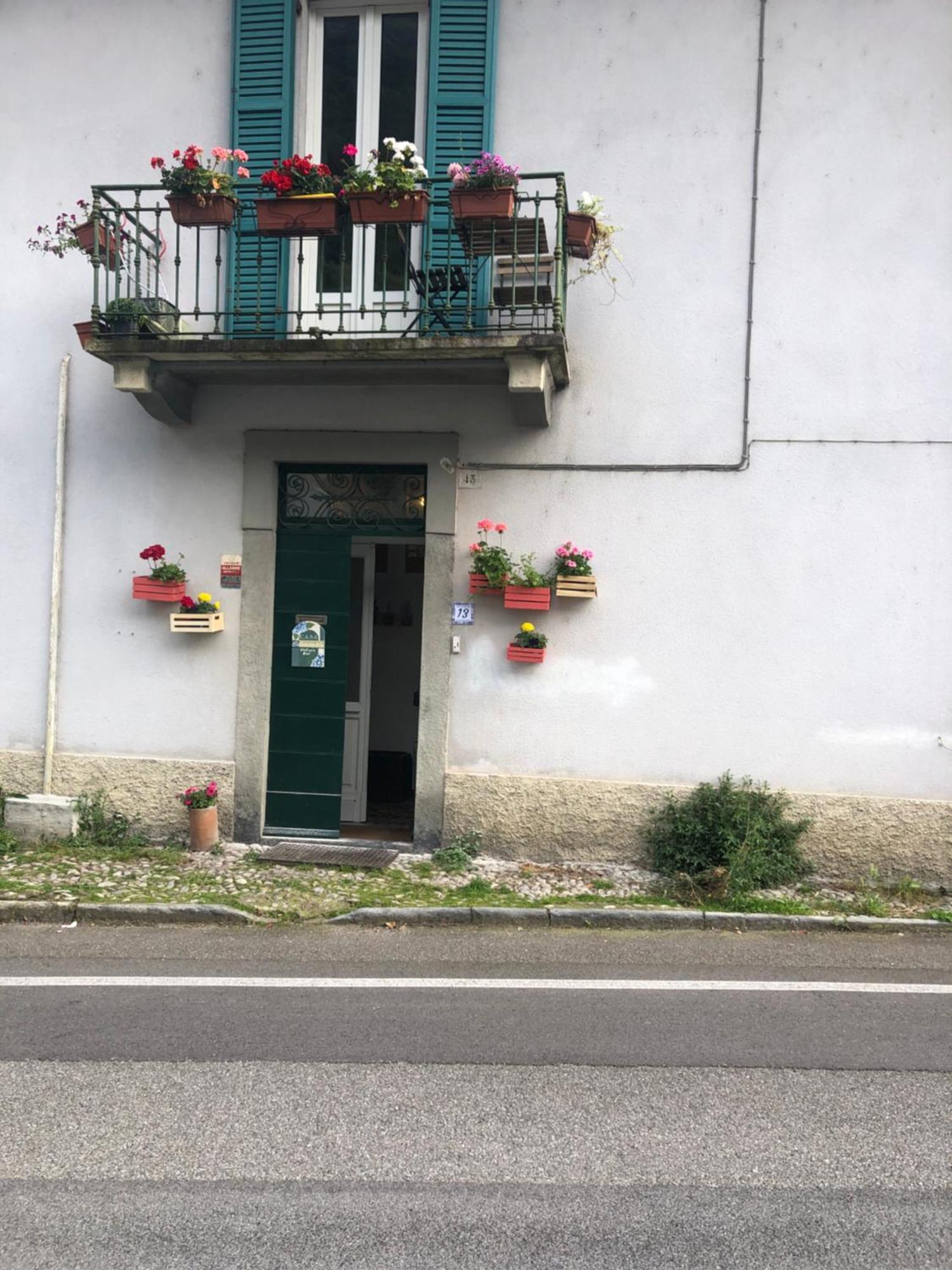 Casa Ortensia Blu Maslianico Esterno foto
