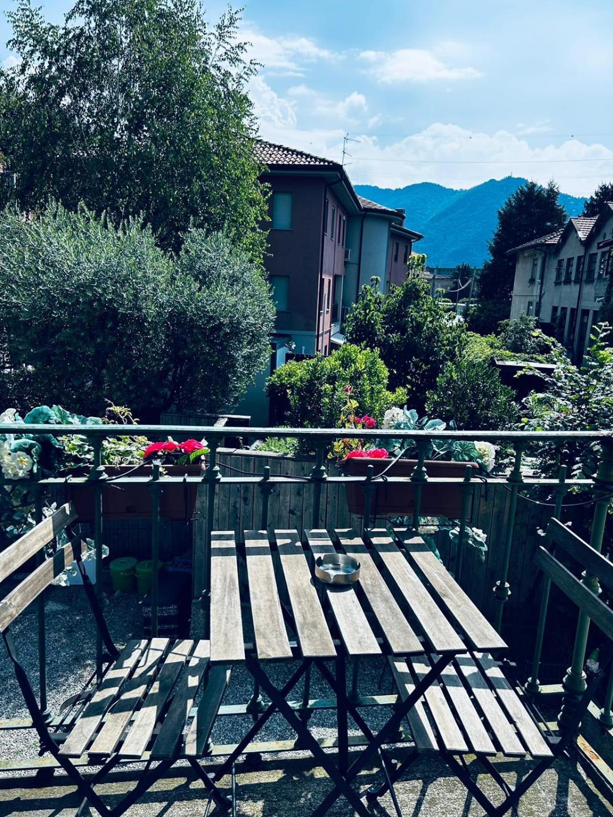 Casa Ortensia Blu Maslianico Esterno foto